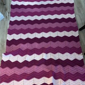 Hans Stitched Pink and White Chevron Blanket